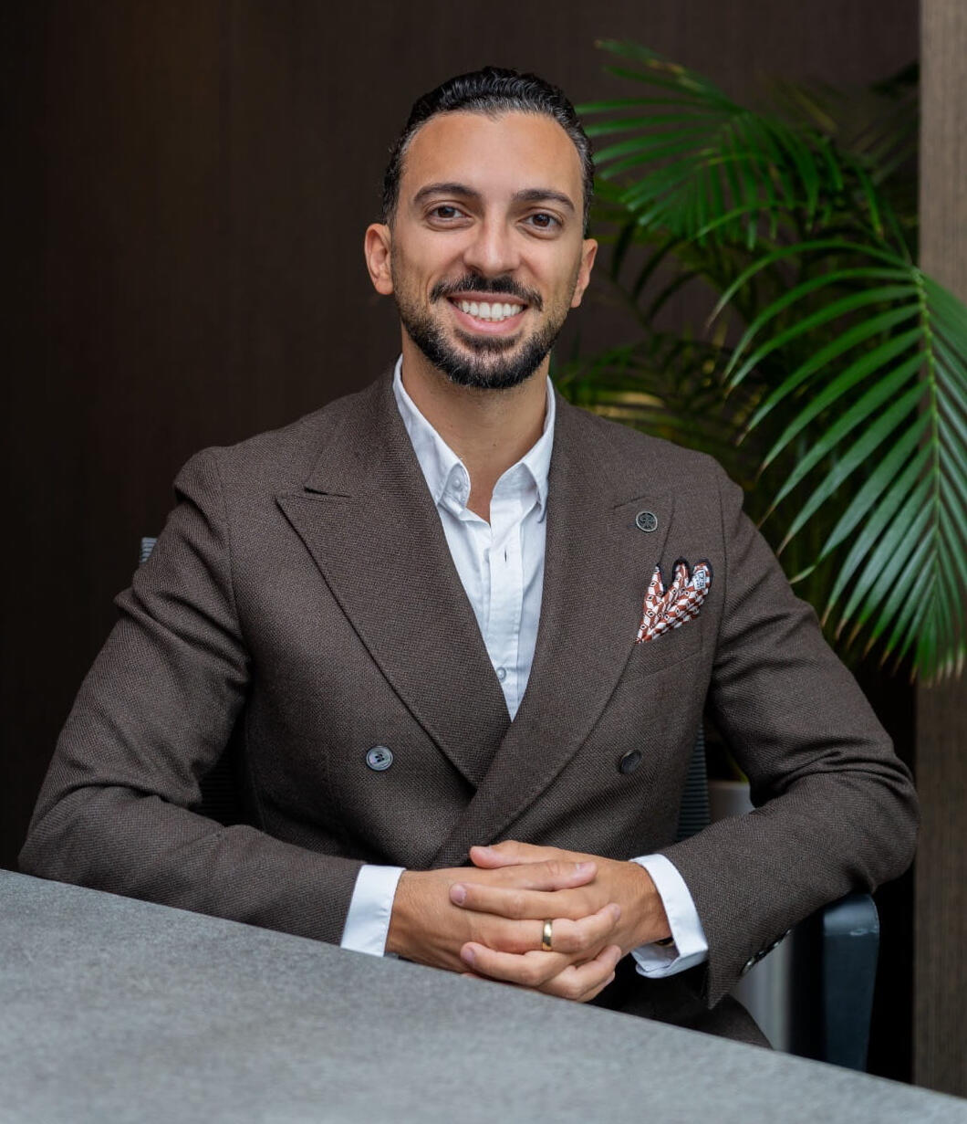 Sylvio Caruso Real Estate Agent Dubai Portrait of Sylvio Caruso, luxury real estate agent in Dubai with 12 years of experience in Europe and UAE
